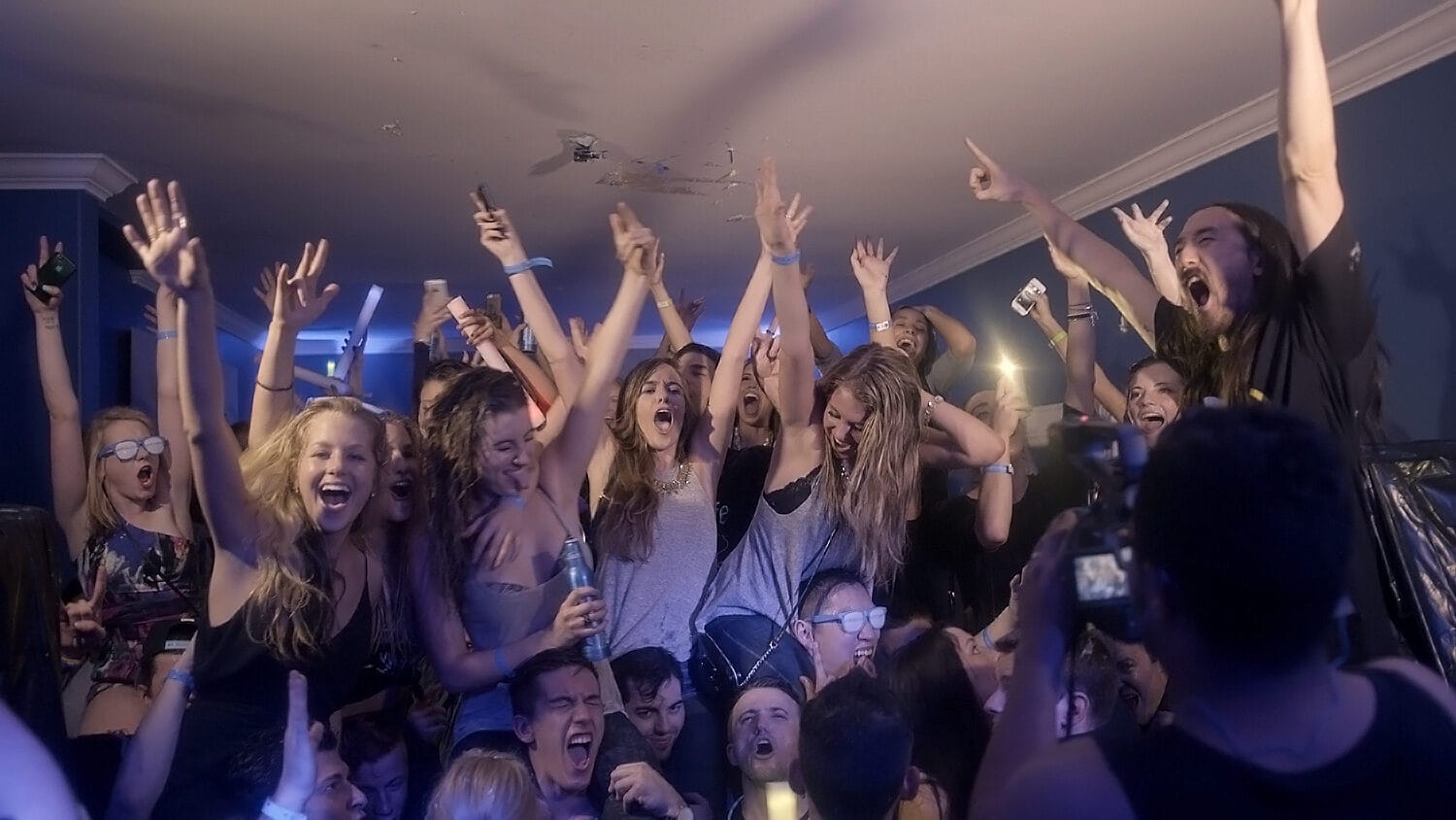 steve-aoki-house-party-1422363381810